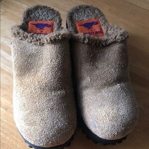 Women’s Y2k rare VTG Rocket Dog Brown Suede  Slip-Ons